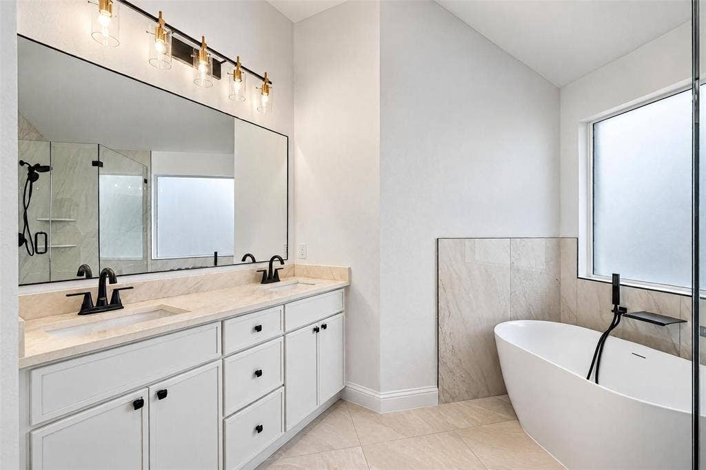 3017 Hibiscus Drive, Garland, TX 75040 3017 Hibiscus Drive, Garland, TX 75040