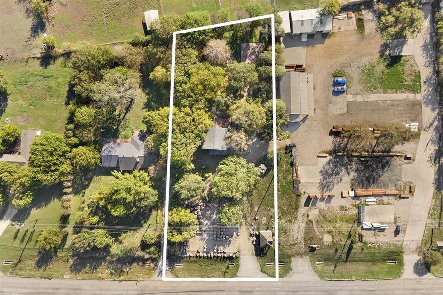 Property photo for 3708 N Highway 77, Waxahachie, TX