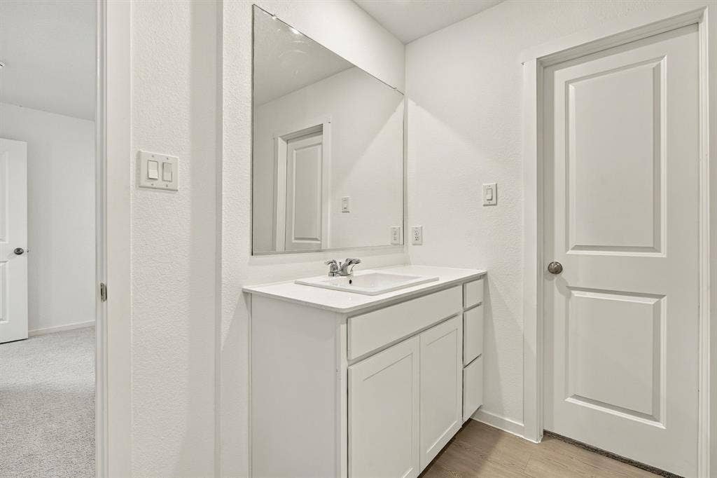 2052 Shady Oaks Drive, Ennis, TX 75119