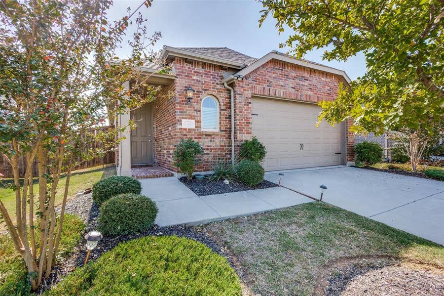 Property photo for 1116 Friesian Lane, Aubrey, TX