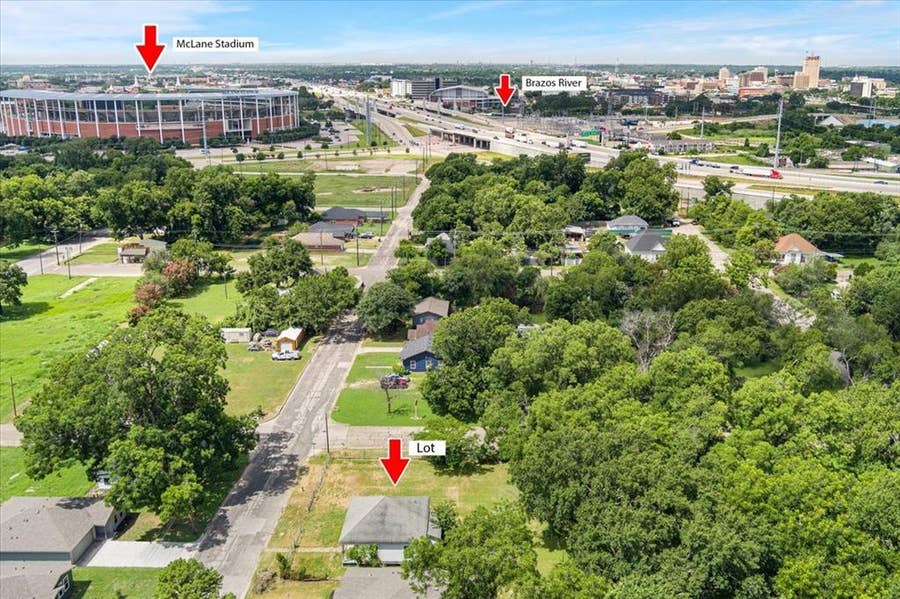 Property photo for 1000 & 1002 E Calhoun Avenue, Waco, TX