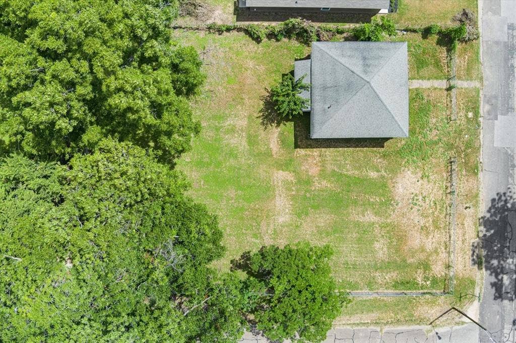1000 & 1002 E Calhoun Avenue, Waco, TX 76704