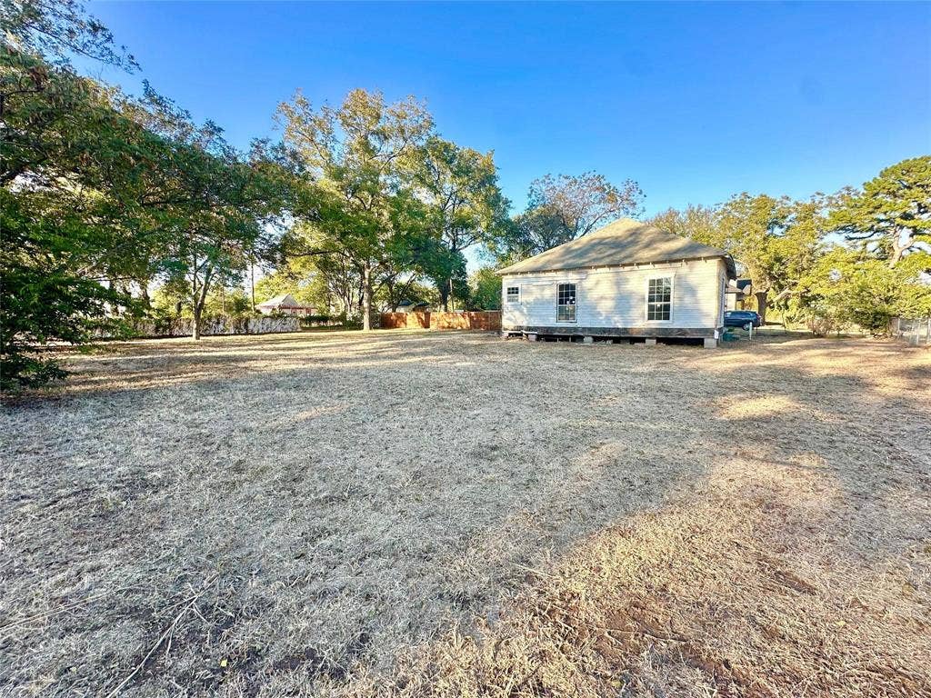 1000 & 1002 E Calhoun Avenue, Waco, TX 76704