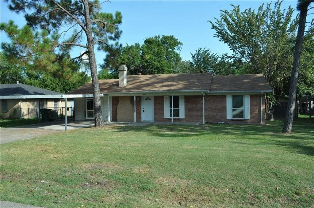209 E Gertrude Street, Crandall, TX 75114 209 E Gertrude Street, Crandall, TX 75114