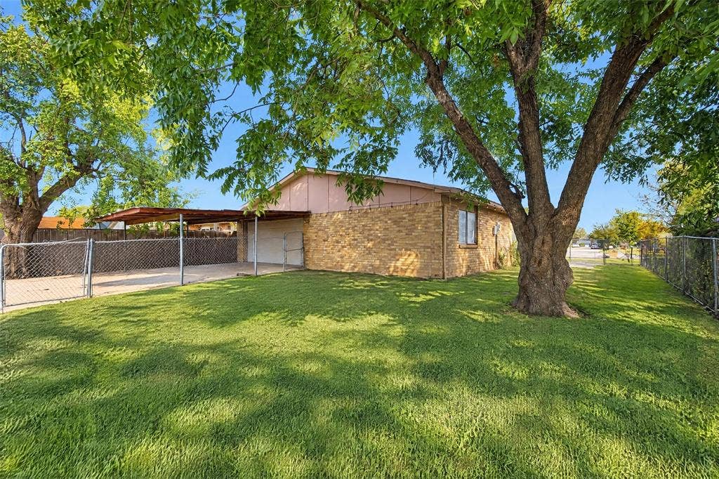 3205 Galaxie Drive, Garland, TX 75044 3205 Galaxie Drive, Garland, TX 75044