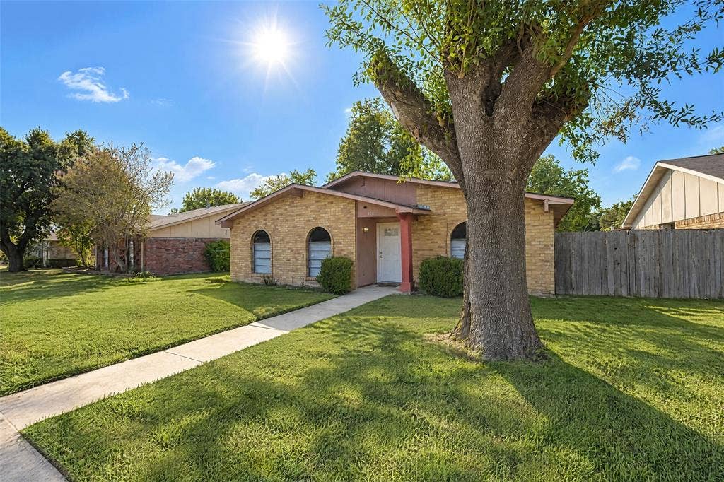 3205 Galaxie Drive, Garland, TX 75044 3205 Galaxie Drive, Garland, TX 75044