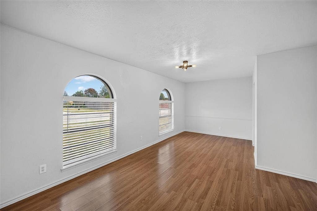 3205 Galaxie Drive, Garland, TX 75044 3205 Galaxie Drive, Garland, TX 75044