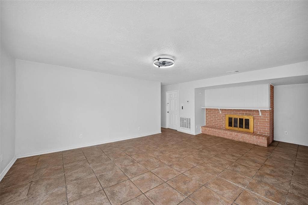 3205 Galaxie Drive, Garland, TX 75044 3205 Galaxie Drive, Garland, TX 75044
