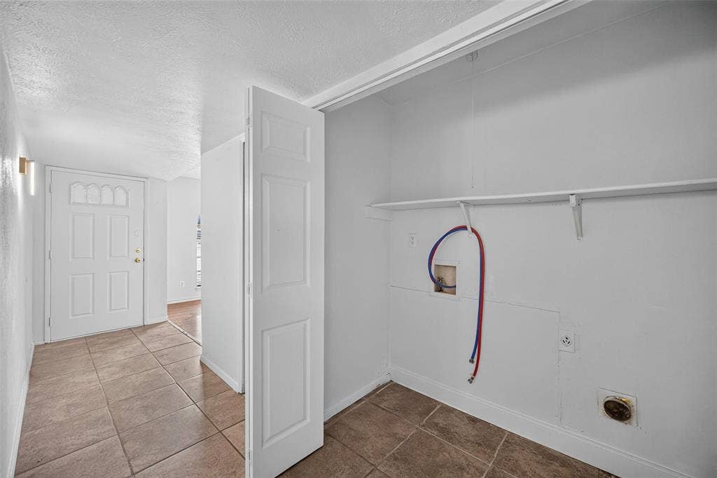 3205 Galaxie Drive, Garland, TX 75044 3205 Galaxie Drive, Garland, TX 75044