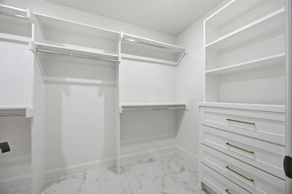 6978 Pemberton Drive, Dallas, TX 75230 Spacious primary closet