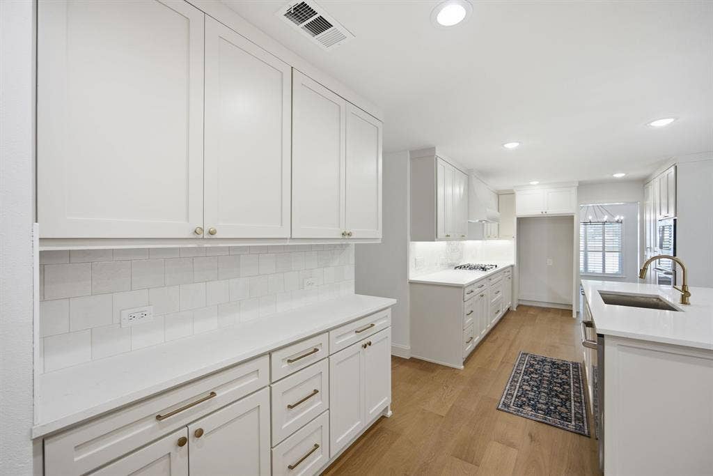 6978 Pemberton Drive, Dallas, TX 75230 6978 Pemberton Drive, Dallas, TX 75230