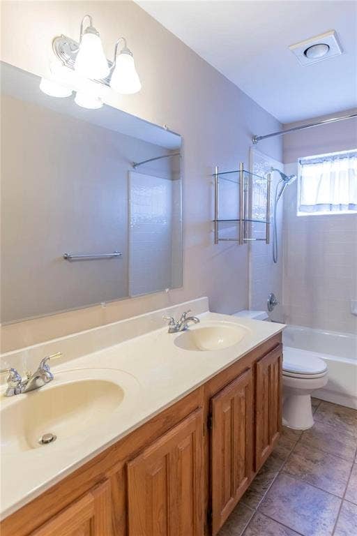 12004 Paducah Drive, Frisco, TX 75035 Clean, bright bathroom with long vanity and ample counter space.
