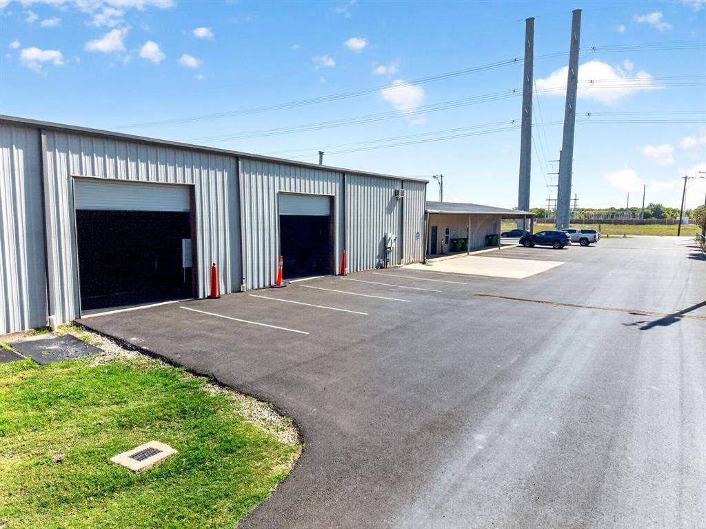 911 W Holiday Drive, Fate, TX 75132 911 W Holiday Drive, Fate, TX 75132