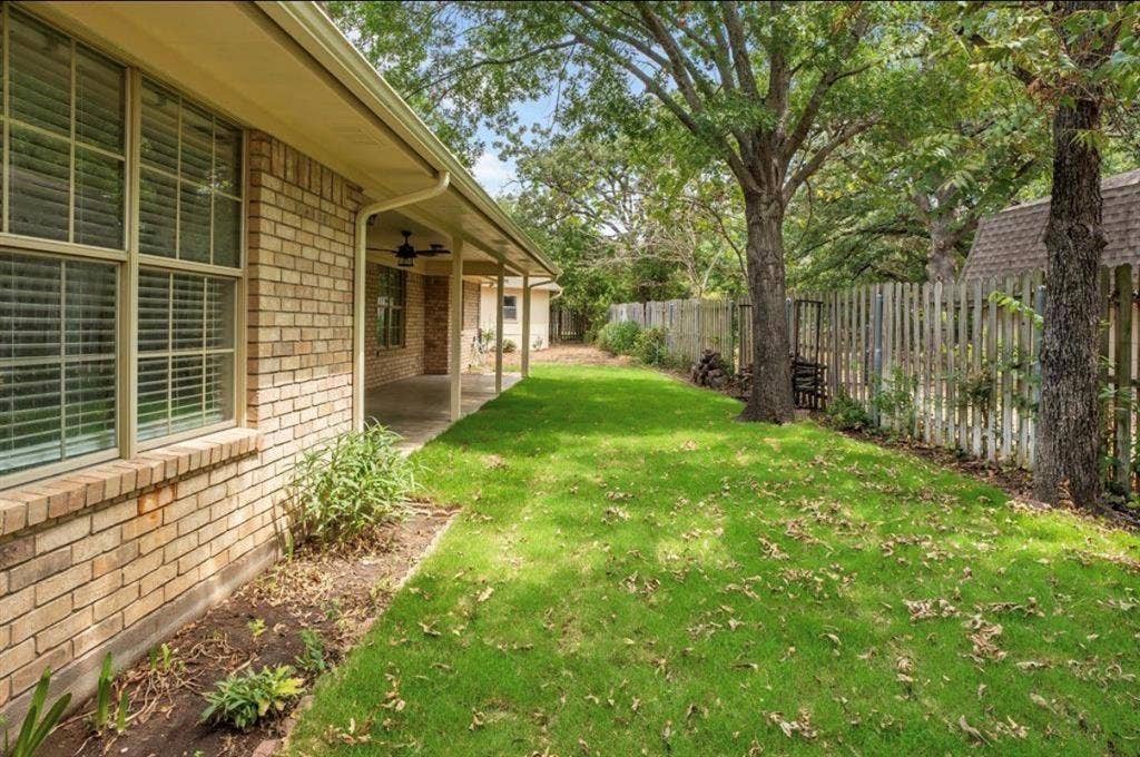 3906 Cimmaron Trail, De Cordova, TX 76049