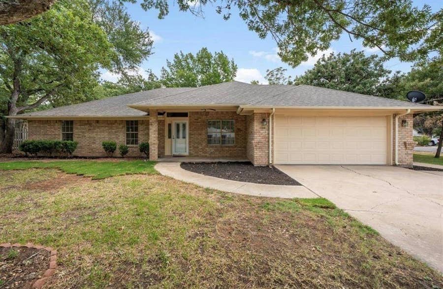 Property photo for 3906 Cimmaron Trail, De Cordova, TX