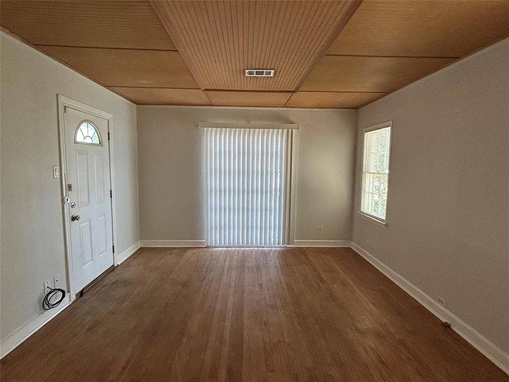 640 E Pleasant Run Road, DeSoto, TX 75115