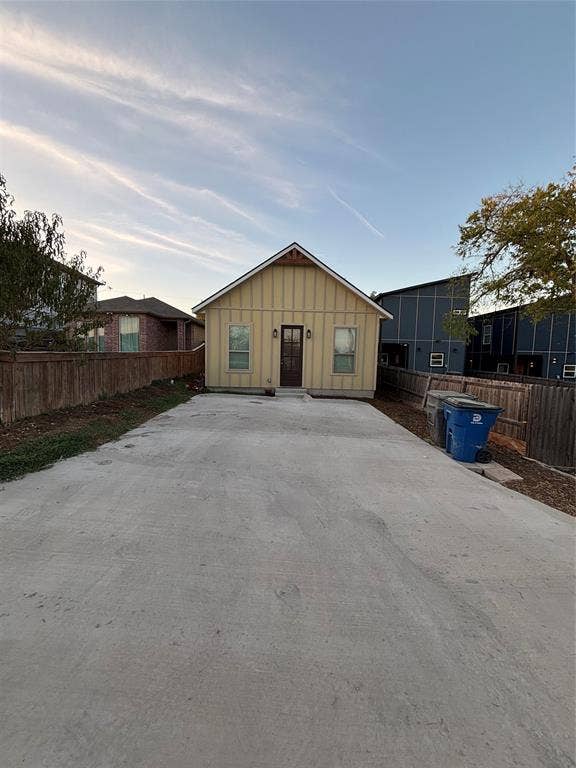 2730 Camel Court, Dallas, TX 75241