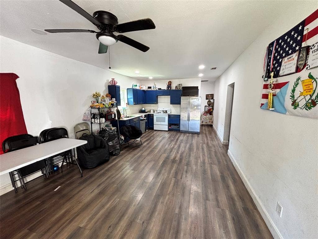 2917 Lenway Street, Dallas, TX 75215 2917 Lenway Street, Dallas, TX 75215
