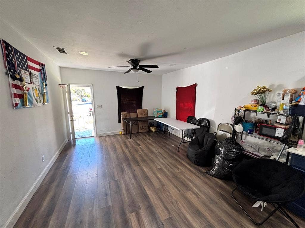 2917 Lenway Street, Dallas, TX 75215 2917 Lenway Street, Dallas, TX 75215