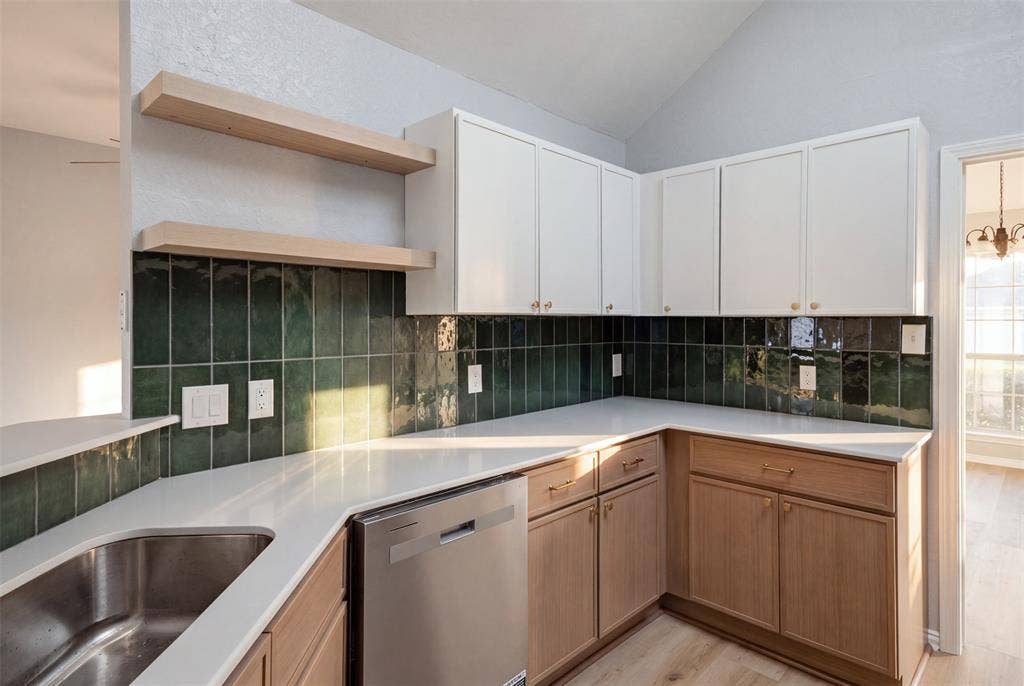 2710 Kingswood Drive, Garland, TX 75040 2710 Kingswood Drive, Garland, TX 75040
