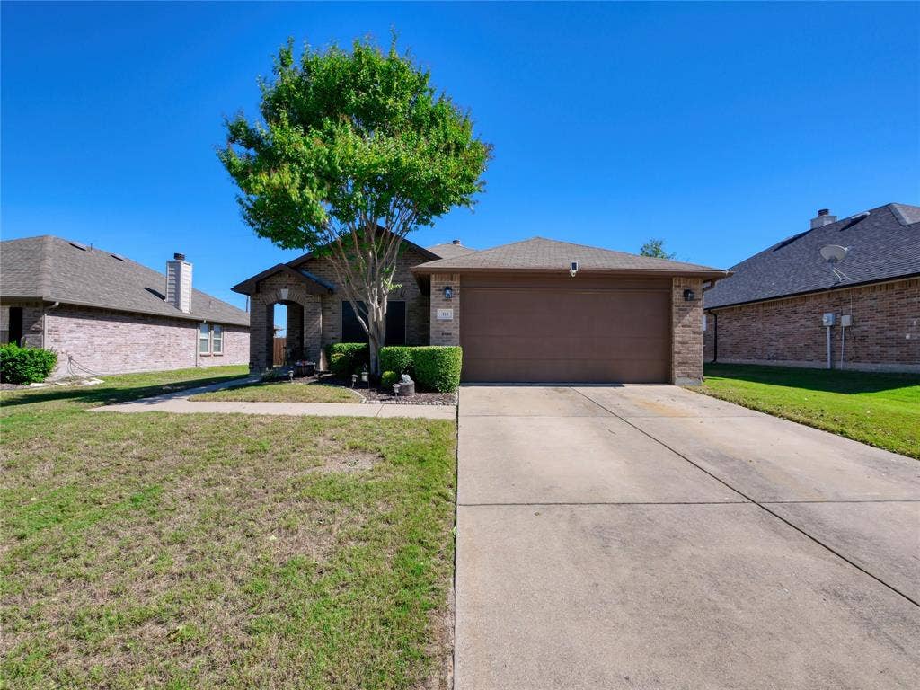 318 Laurel Ln