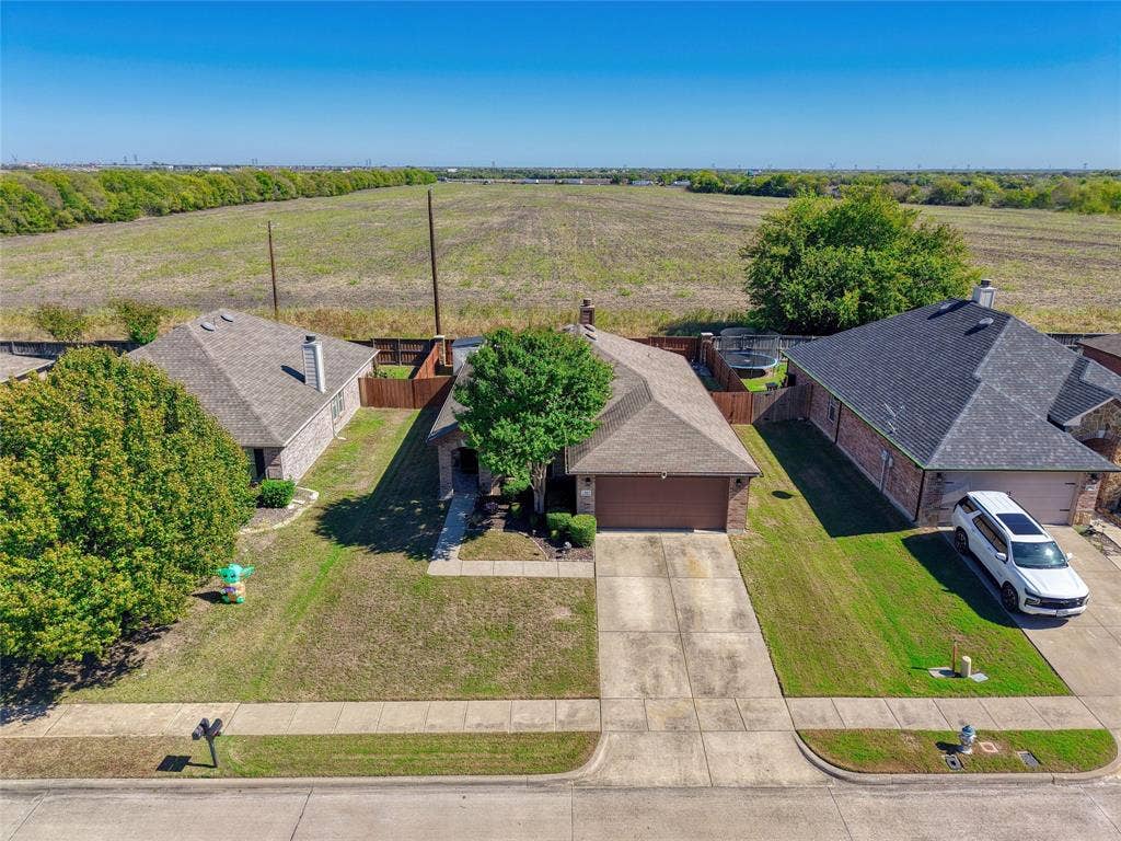 318 Laurel Ln