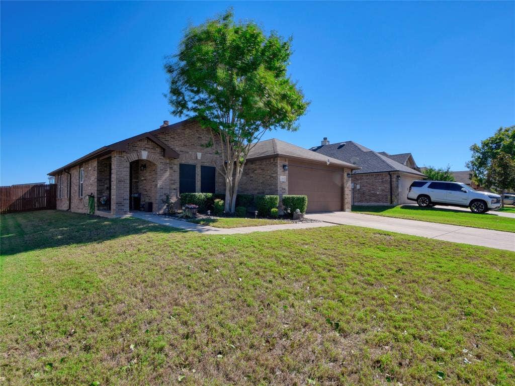 318 Laurel Ln