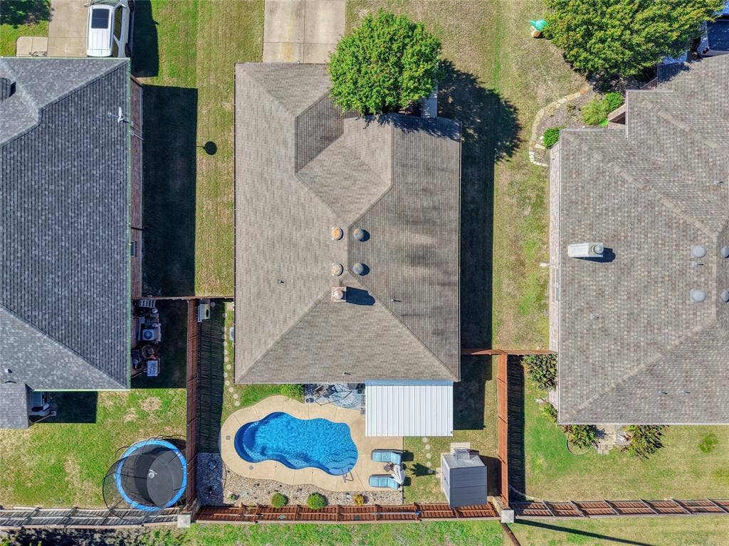 318 Laurel Ln