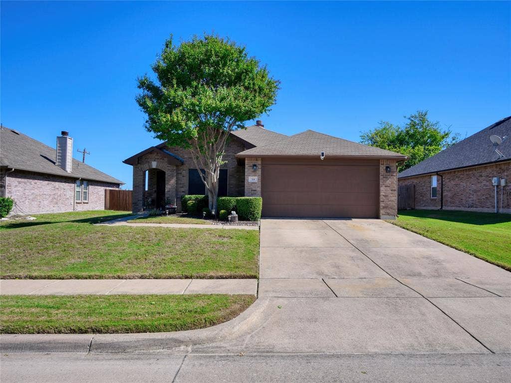 318 Laurel Ln