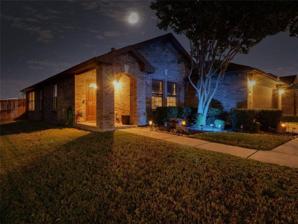 318 Laurel Ln