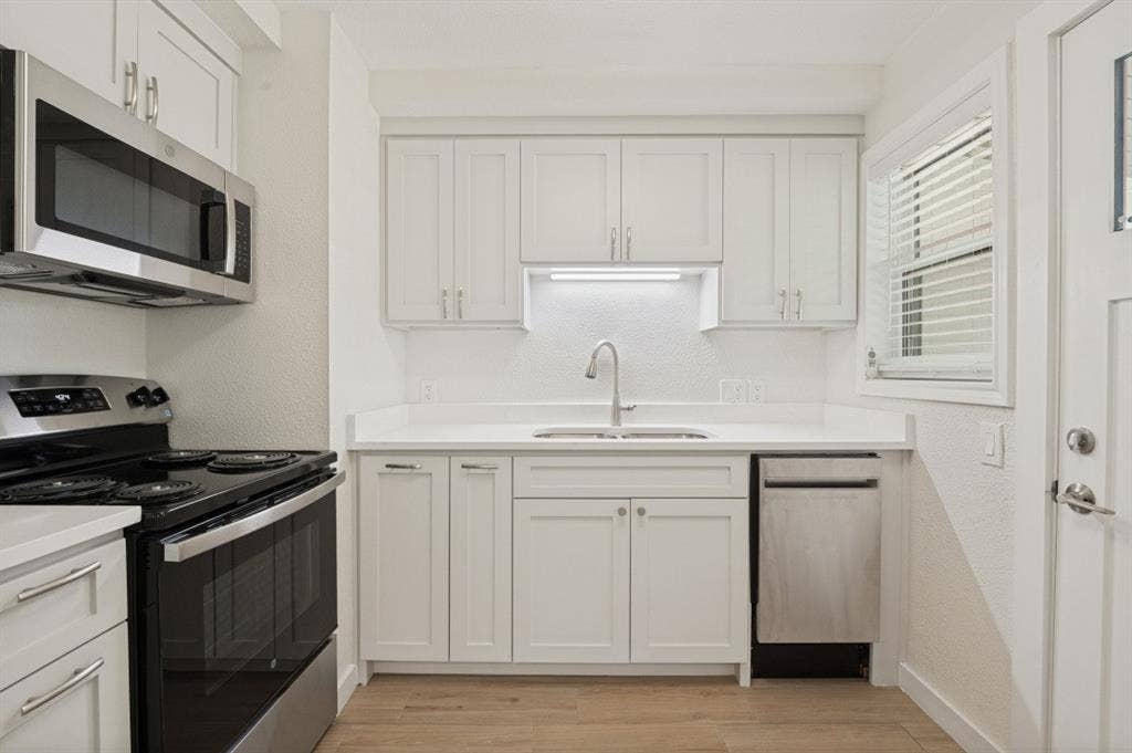 309 N Montreal Avenue, Dallas, TX 75208 309 N Montreal Avenue, Dallas, TX 75208