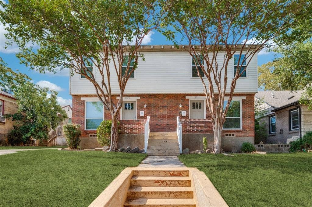 309 N Montreal Avenue, Dallas, TX 75208 309 N Montreal Avenue, Dallas, TX 75208