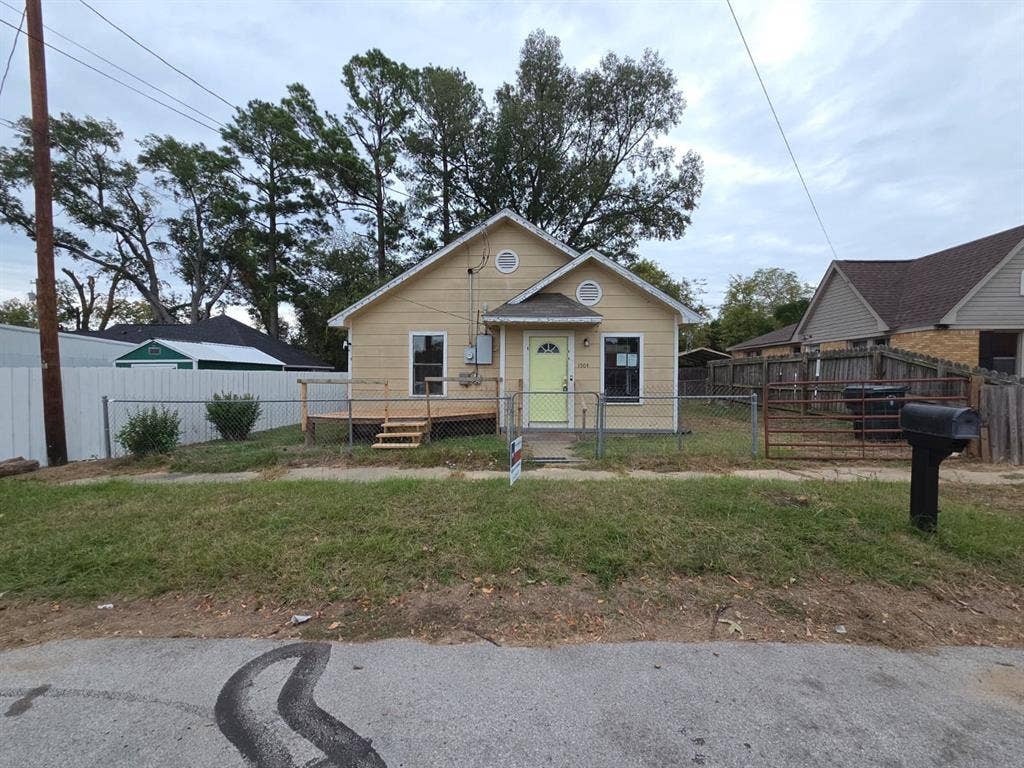 1504 S Kennedy Avenue, Tyler, TX 75701 1504 S Kennedy Avenue, Tyler, TX 75701