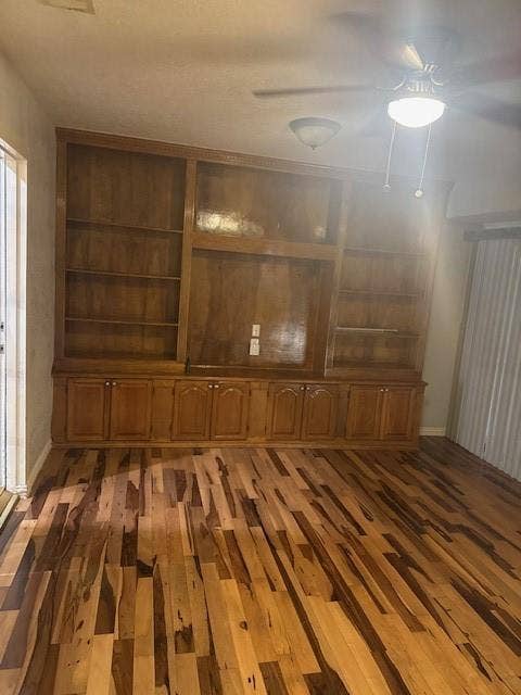 141 S Beltwoods Drive, DeSoto, TX 75115 141 S Beltwoods Drive, DeSoto, TX 75115