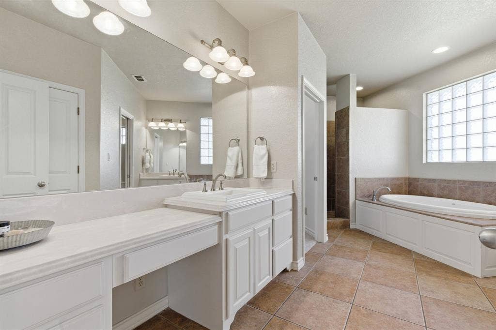 3714 Cove Timber Avenue, Granbury, TX 76049 3714 Cove Timber Avenue, Granbury, TX 76049