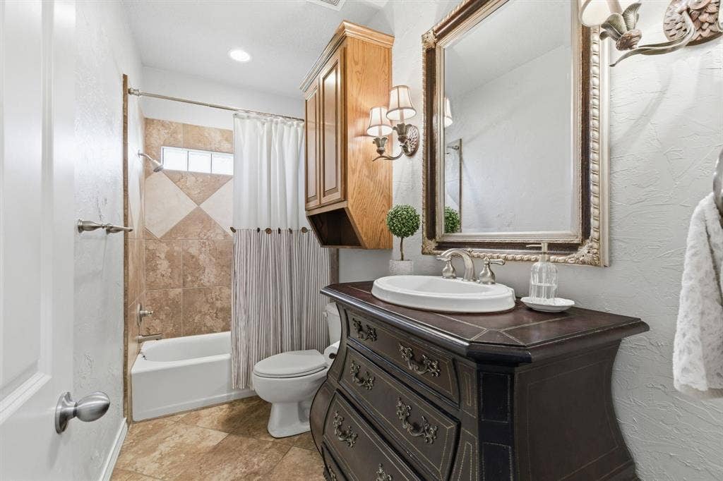 3714 Cove Timber Avenue, Granbury, TX 76049 3714 Cove Timber Avenue, Granbury, TX 76049