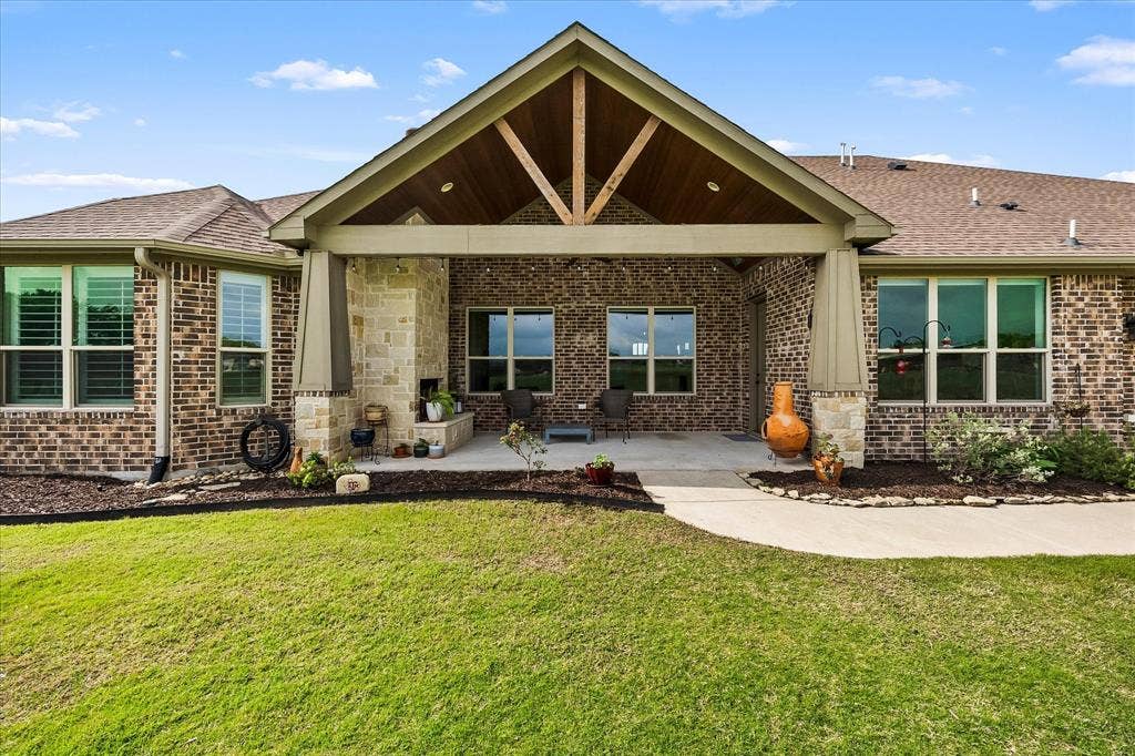 331 Mcclendon Road, Lavon, TX 75166