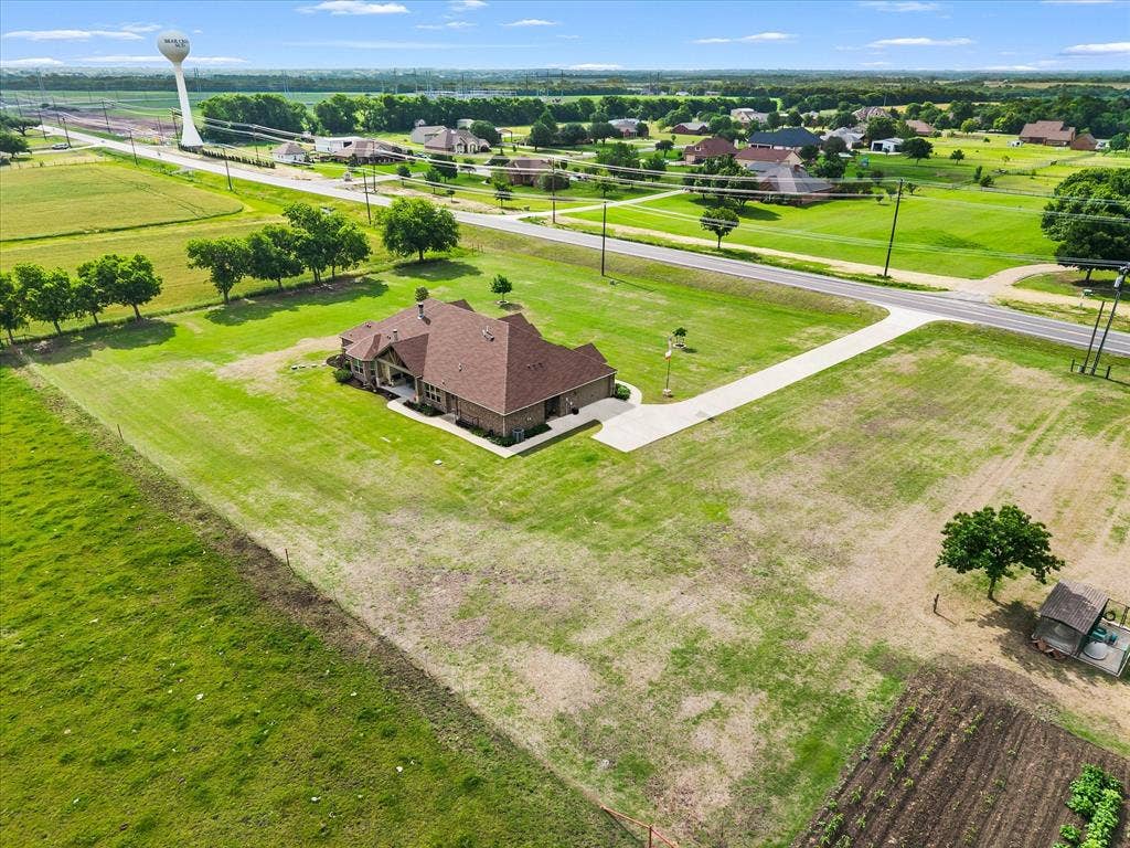 331 Mcclendon Road, Lavon, TX 75166