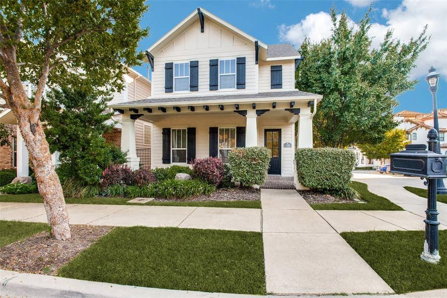Property photo for 300 Loma Alta Drive, Flower Mound, TX