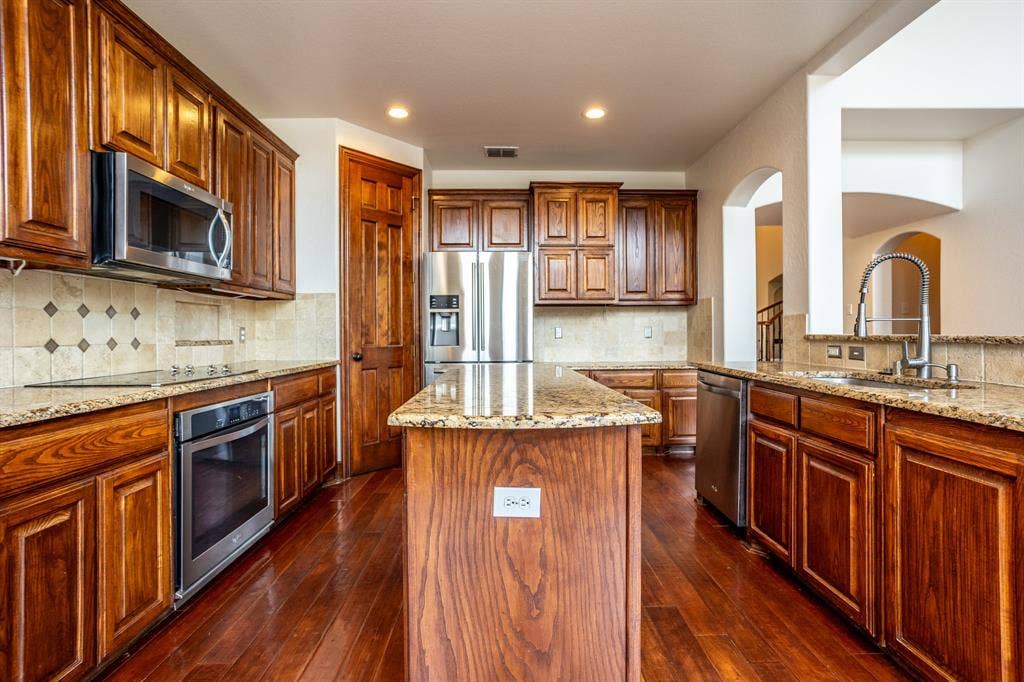 3300 Nottingham Drive, McKinney, TX 75072 3300 Nottingham Drive, McKinney, TX 75072