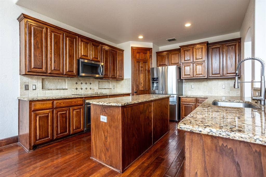 3300 Nottingham Drive, McKinney, TX 75072 3300 Nottingham Drive, McKinney, TX 75072