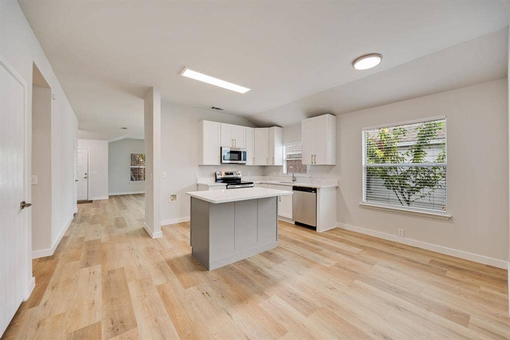 7127 Larkin Drive, Dallas, TX 75227 7127 Larkin Drive, Dallas, TX 75227