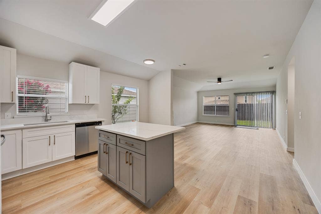 7127 Larkin Drive, Dallas, TX 75227 7127 Larkin Drive, Dallas, TX 75227