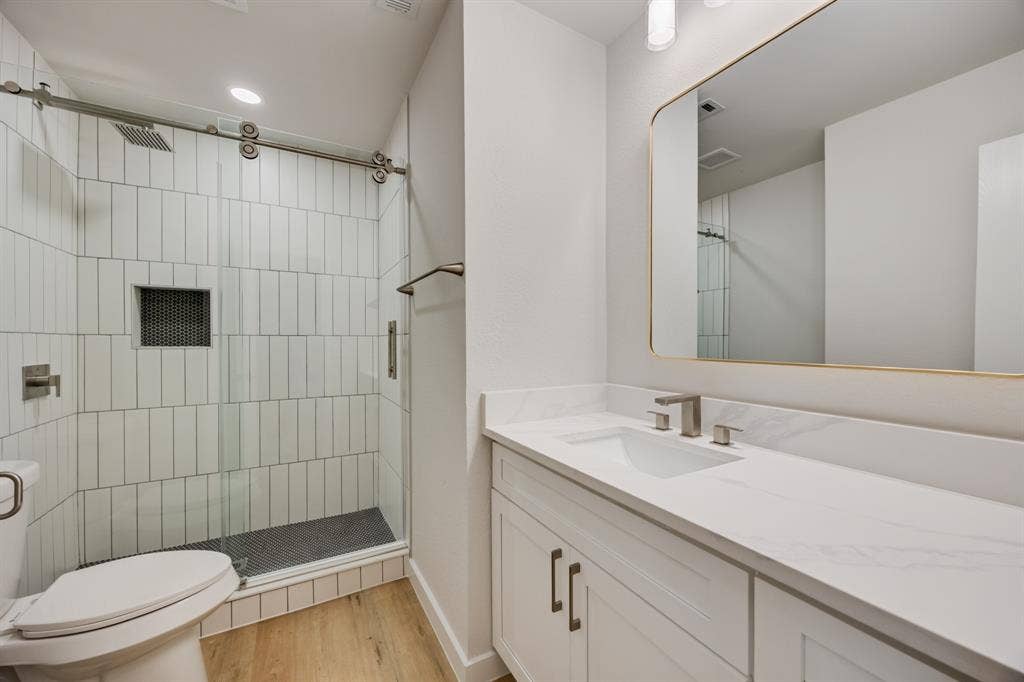 7127 Larkin Drive, Dallas, TX 75227 7127 Larkin Drive, Dallas, TX 75227