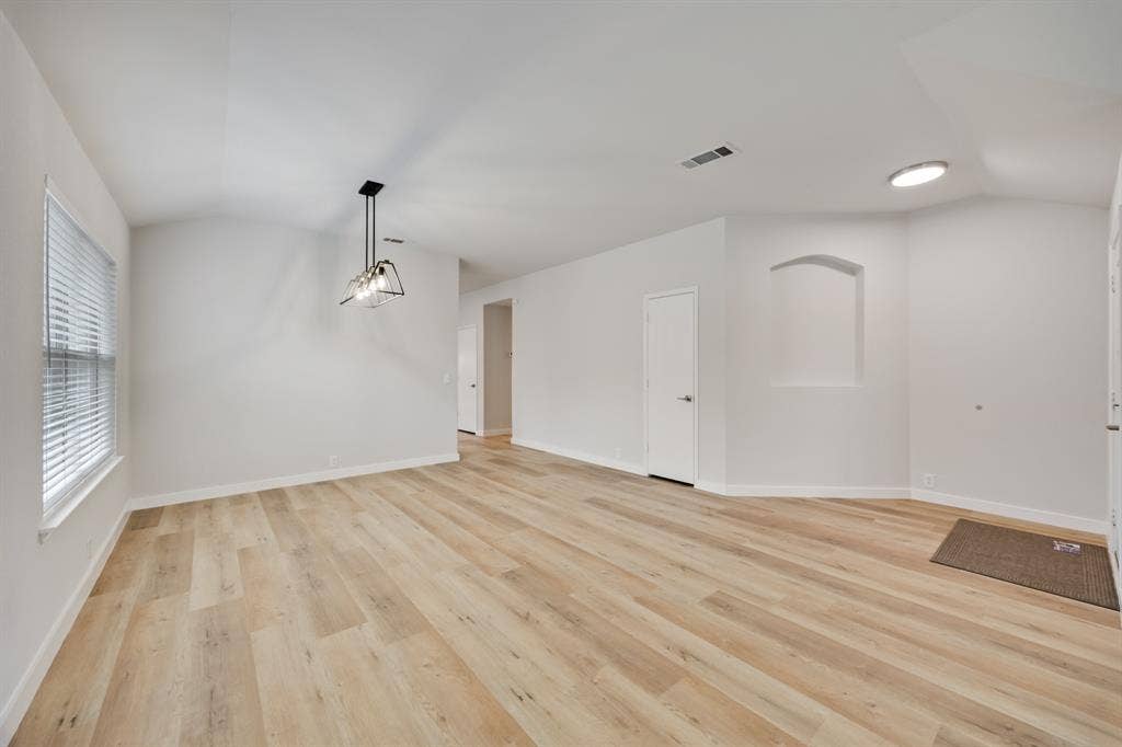 7127 Larkin Drive, Dallas, TX 75227 7127 Larkin Drive, Dallas, TX 75227
