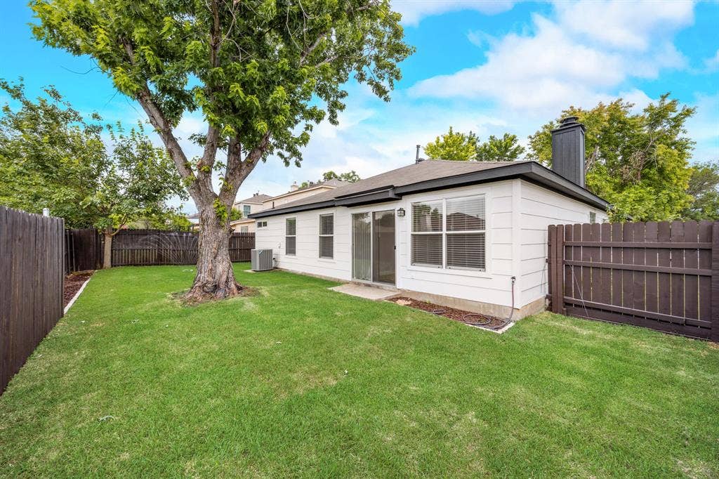 7127 Larkin Drive, Dallas, TX 75227 7127 Larkin Drive, Dallas, TX 75227