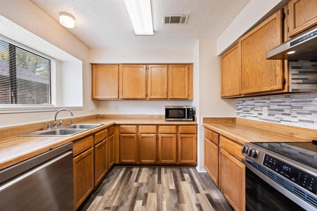 2438 Kimberly Drive, Garland, TX 75040 2438 Kimberly Drive, Garland, TX 75040