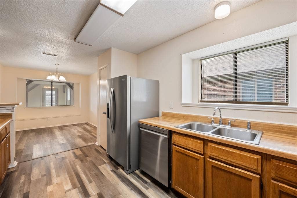 2438 Kimberly Drive, Garland, TX 75040 2438 Kimberly Drive, Garland, TX 75040