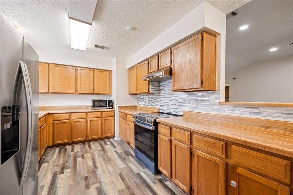 2438 Kimberly Drive, Garland, TX 75040 2438 Kimberly Drive, Garland, TX 75040