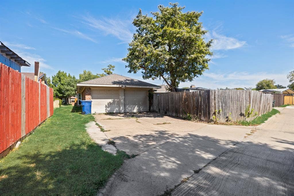 722 Worcester Lane, Garland, TX 75040 722 Worcester Lane, Garland, TX 75040